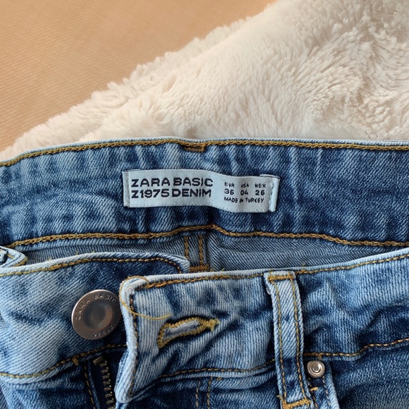 Zara Denim Jeans (worn once) - Picture 2 of 3